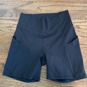 PureLuxe Black Biker Shorts with Pockets by Fabletics Size Small